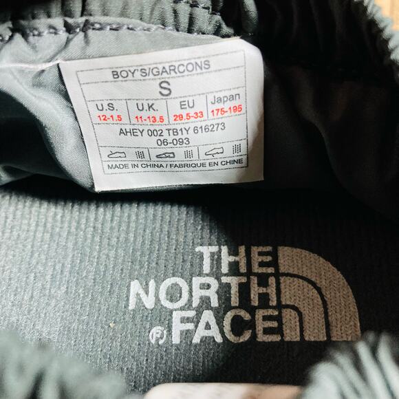 The North Face Boys size 12-1.5 Blue w/Gray Puffer Slippers. Pre-Owned - Picture 6 of 6